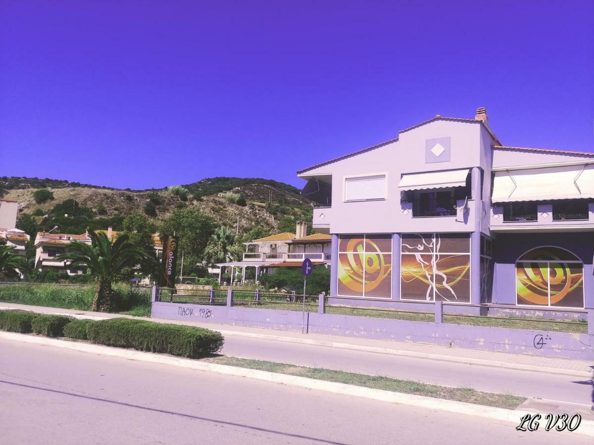 Near The Sea House Βίλα Néa Péramos Εξωτερικό φωτογραφία